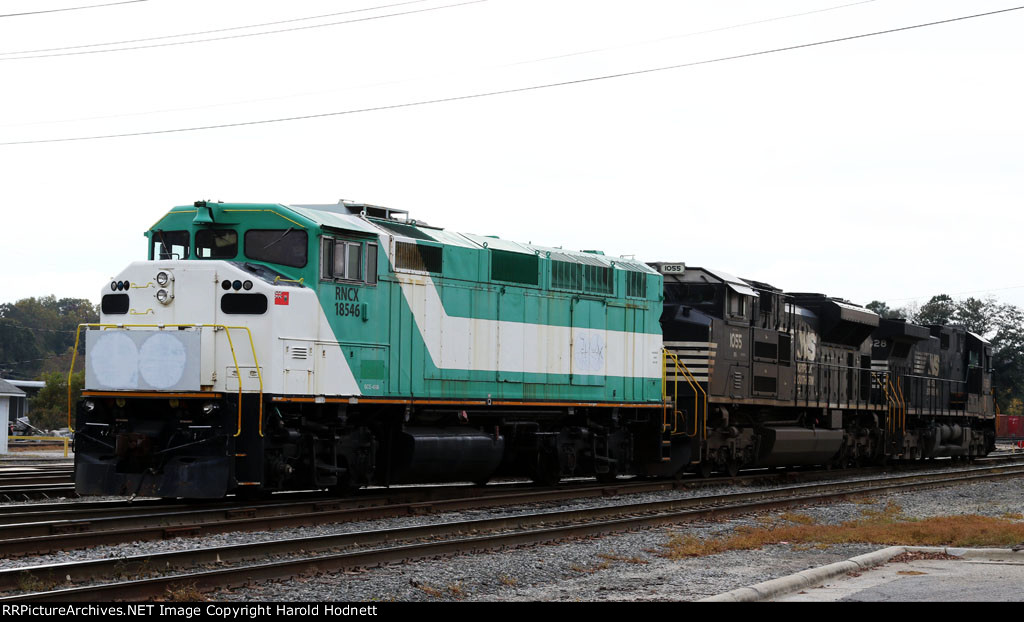 RNCX 18546 is about to be set off from train 351